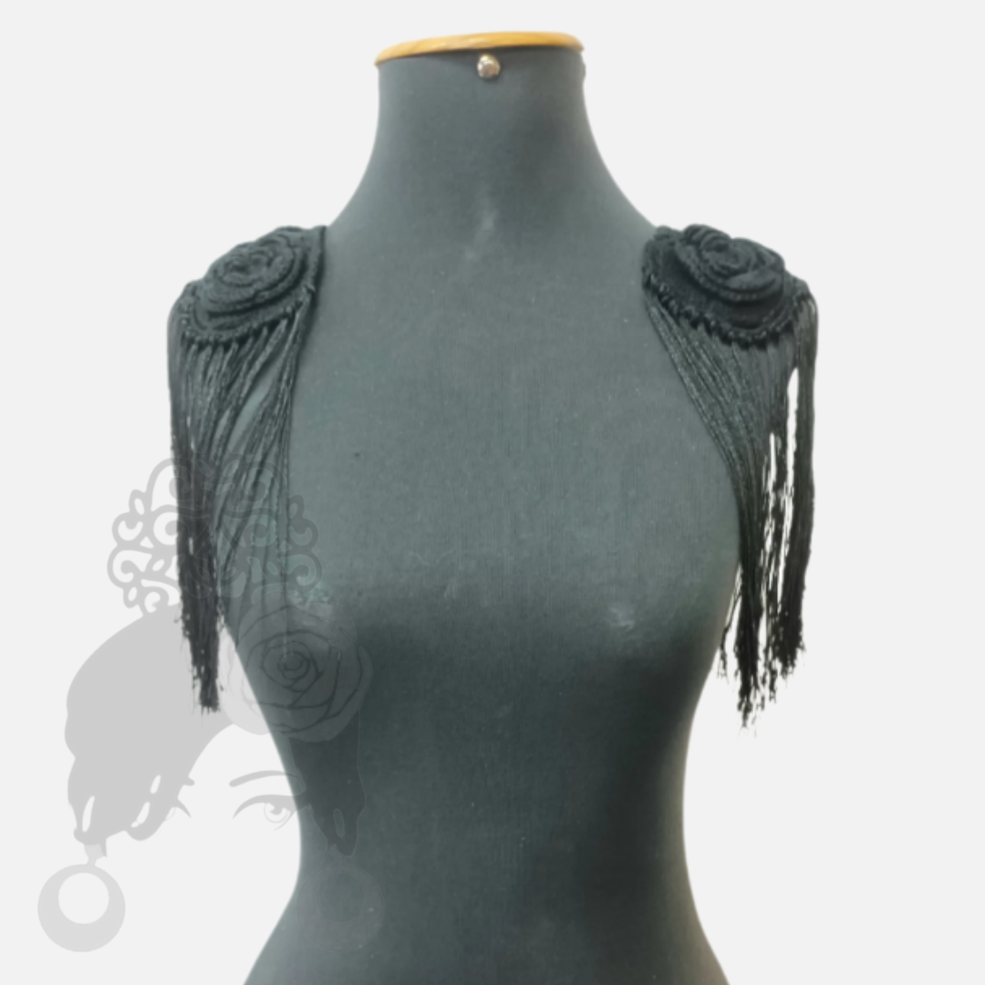 Shoulder pads with flounces
