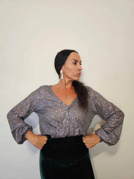 Top cruzado con lentejuelas